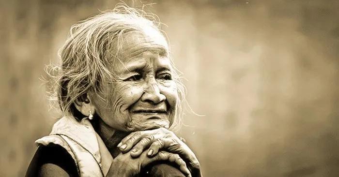 Truyện Bà già hay khóc - Truyện Cổ Tích