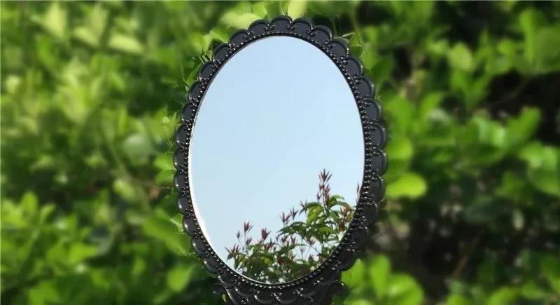 Truyện Cái Gương - Truyện Cổ Tích