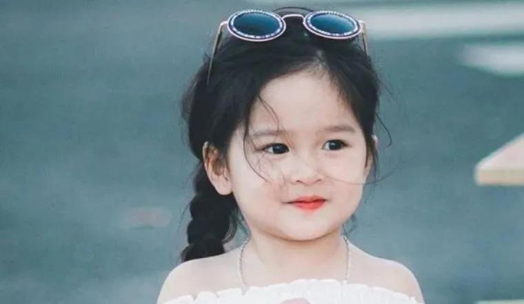 Truyện Có đôi mắt dõi theo bạn - Truyện Cổ Tích