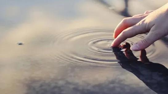 Truyện Những vòng tròn nước - Truyện Cổ Tích