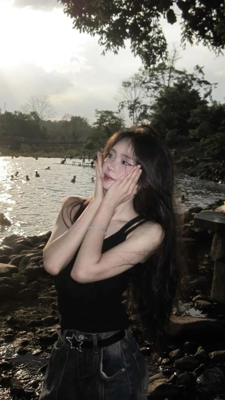 Truyện Nữ Phụ Sụp Đổ Rồi ?!! - mk