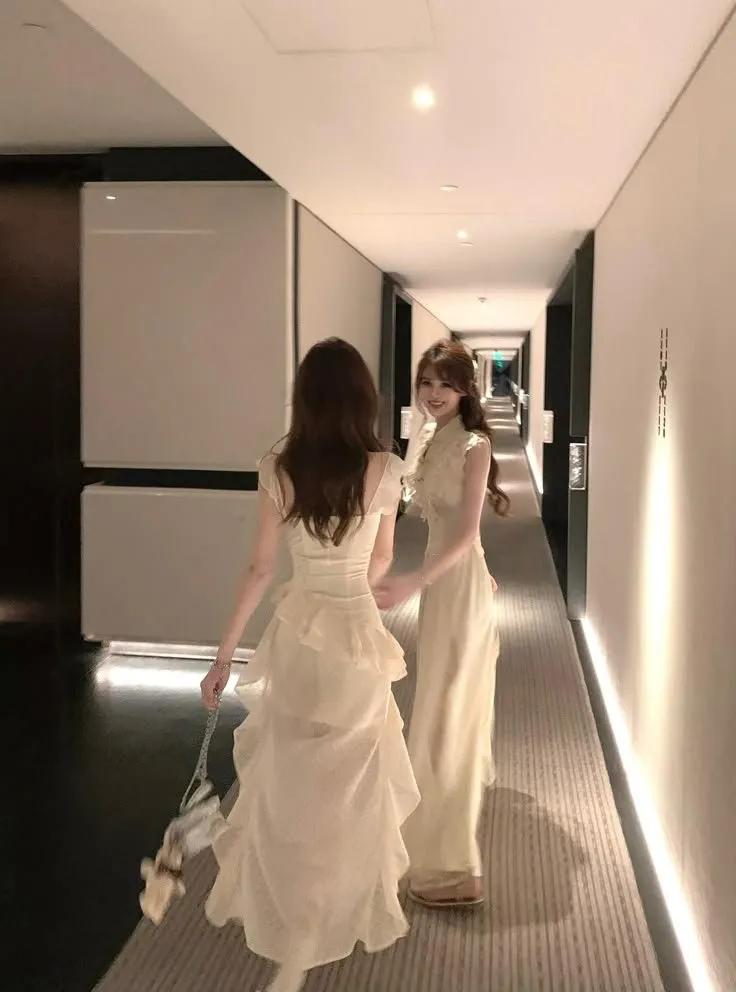 Truyện Bỏ Trốn Cùng Bạn Thân - mk