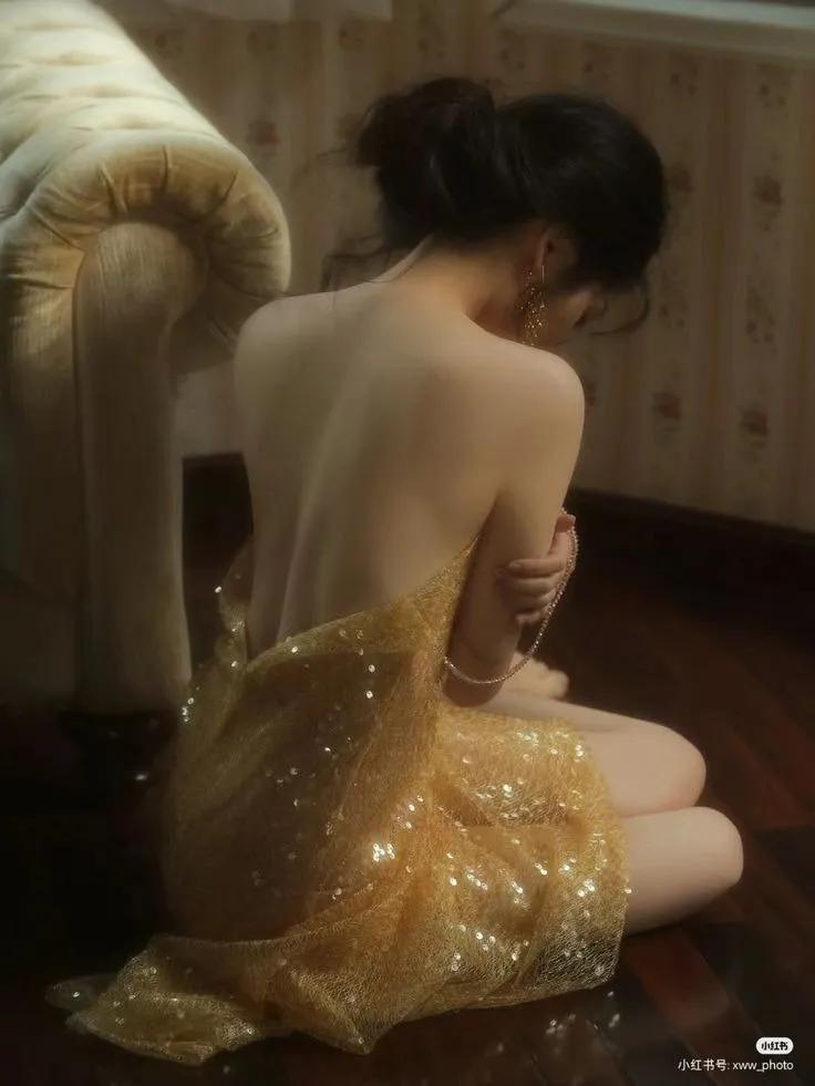 Truyện Ngày nóng bức - Tuế An