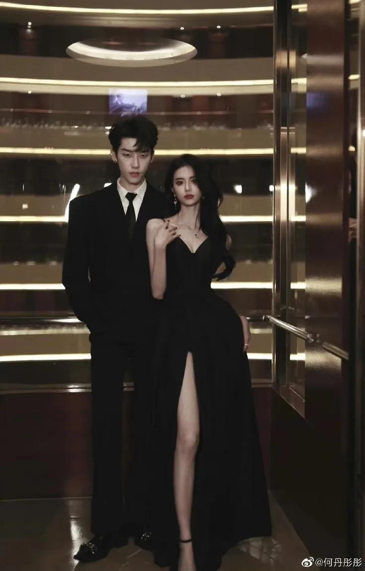 Truyện Tôi Và Phản Diện Diễn Kịch... Rồi Diễn Luôn Thật - mk