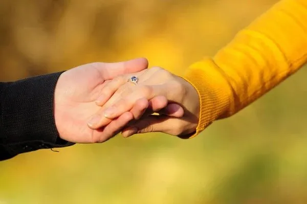 Truyện Cuộc đời và những vòng tay - Truyện Cổ Tích