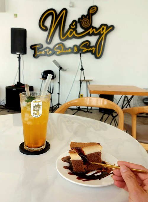 Truyện Góc Nhà Của Nắng - Nắng